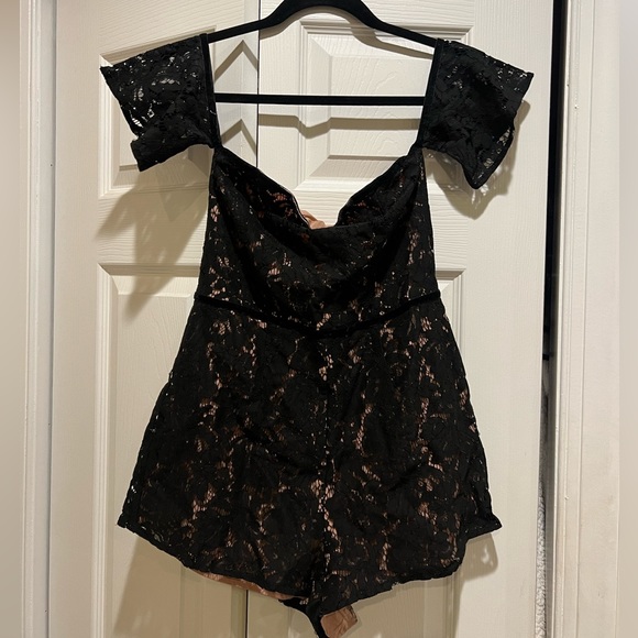 Black Lace romper - size medium Tobi - Picture 2 of 5